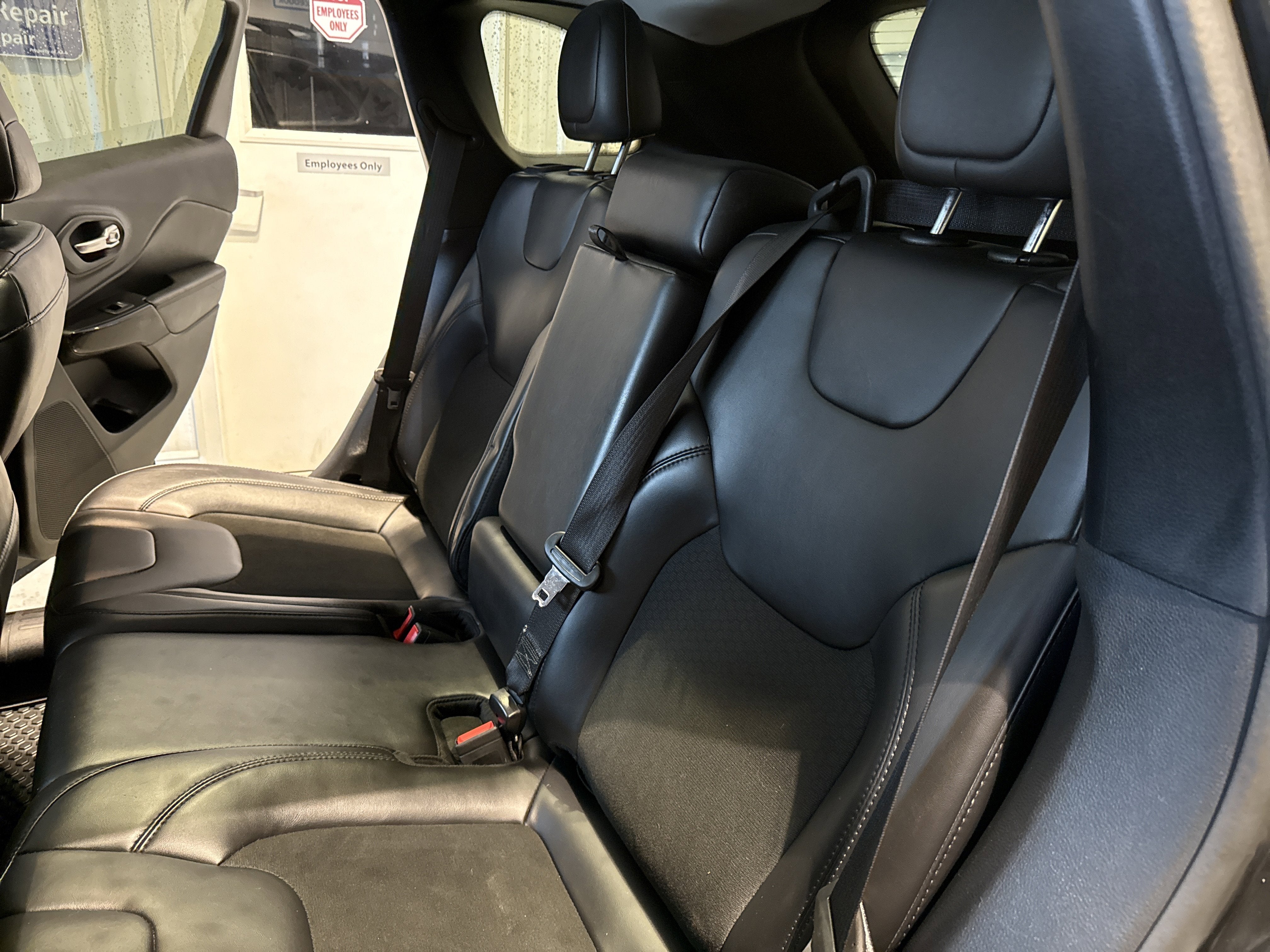 2020 Jeep Cherokee Altitude