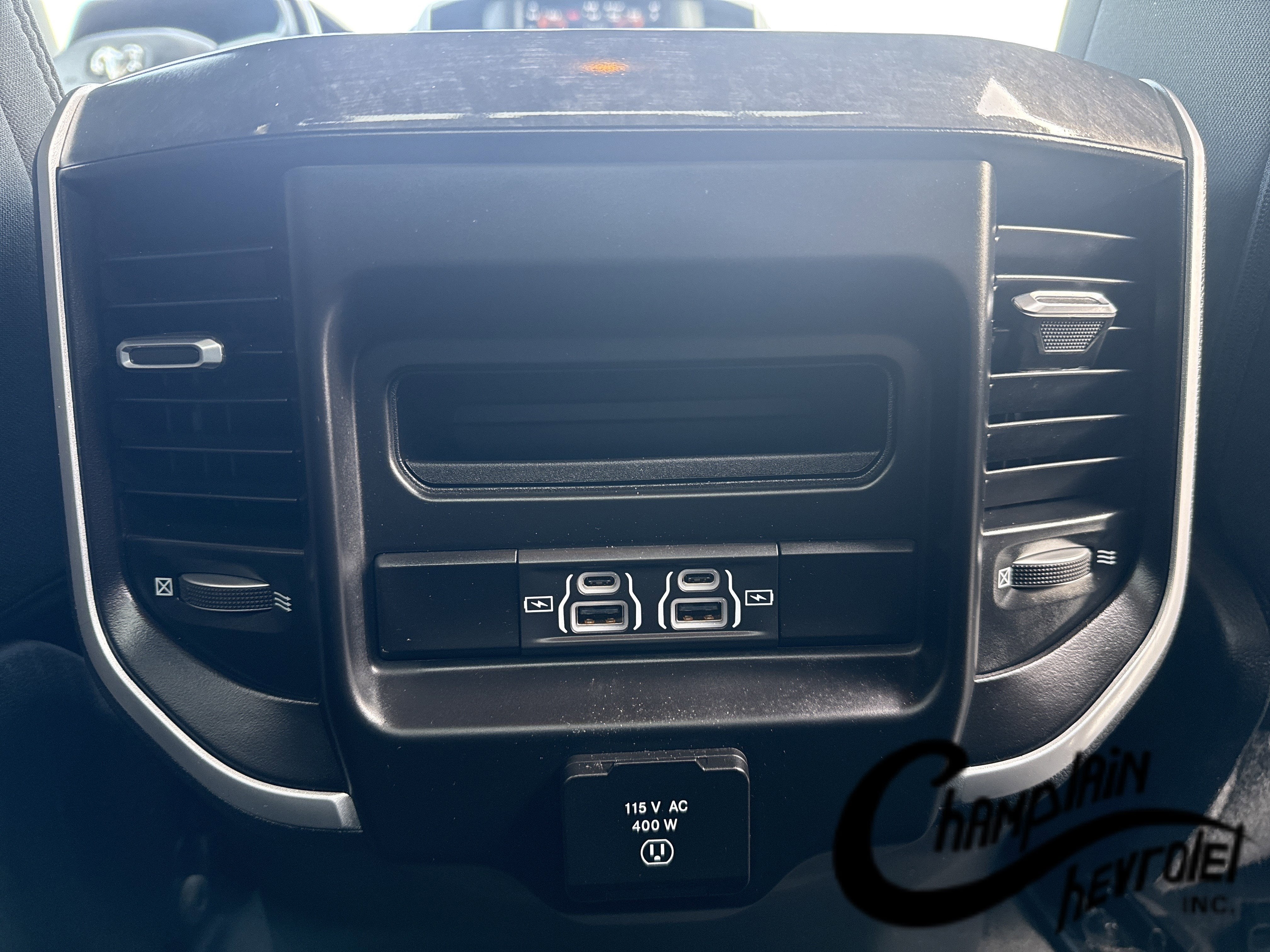 2021 RAM 1500 Big Horn Quad Cab 4x4 6'4" Box