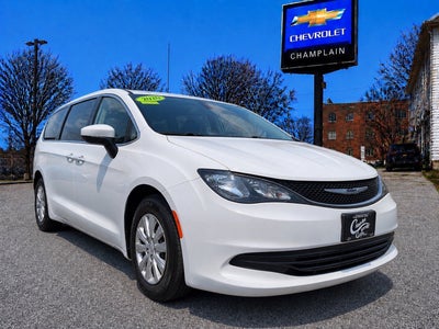 2020 Chrysler Voyager L