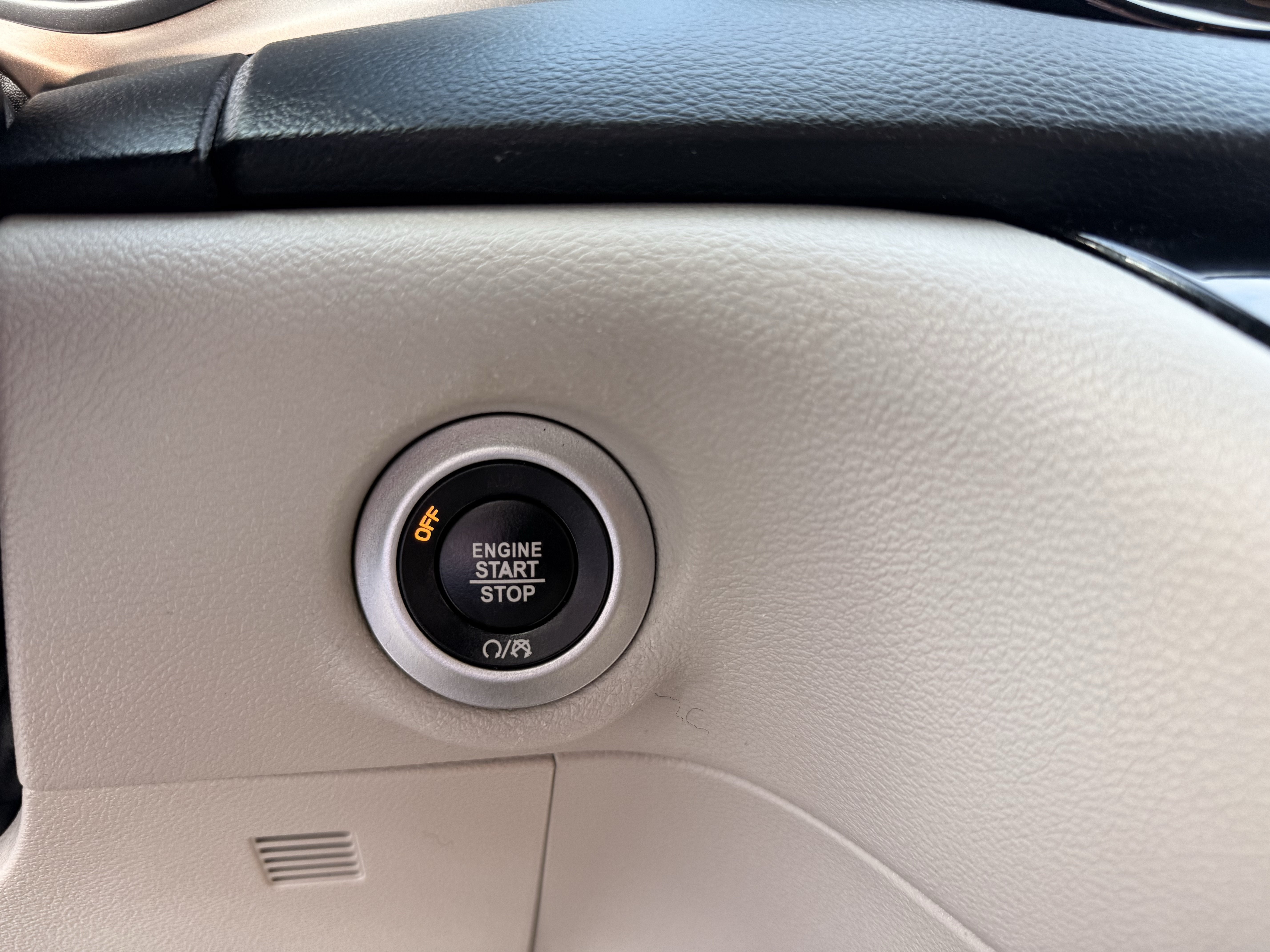 2020 Chrysler Voyager L
