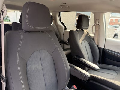 2020 Chrysler Voyager L