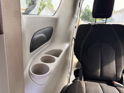 2020 Chrysler Voyager L