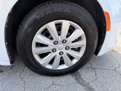 2020 Chrysler Voyager L