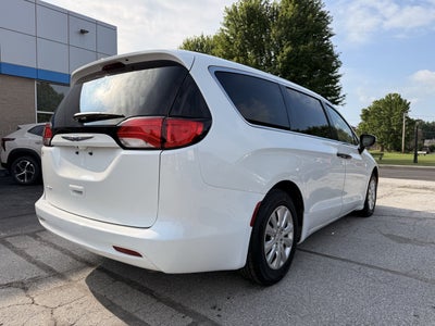 2020 Chrysler Voyager L
