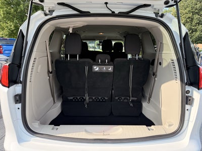 2020 Chrysler Voyager L