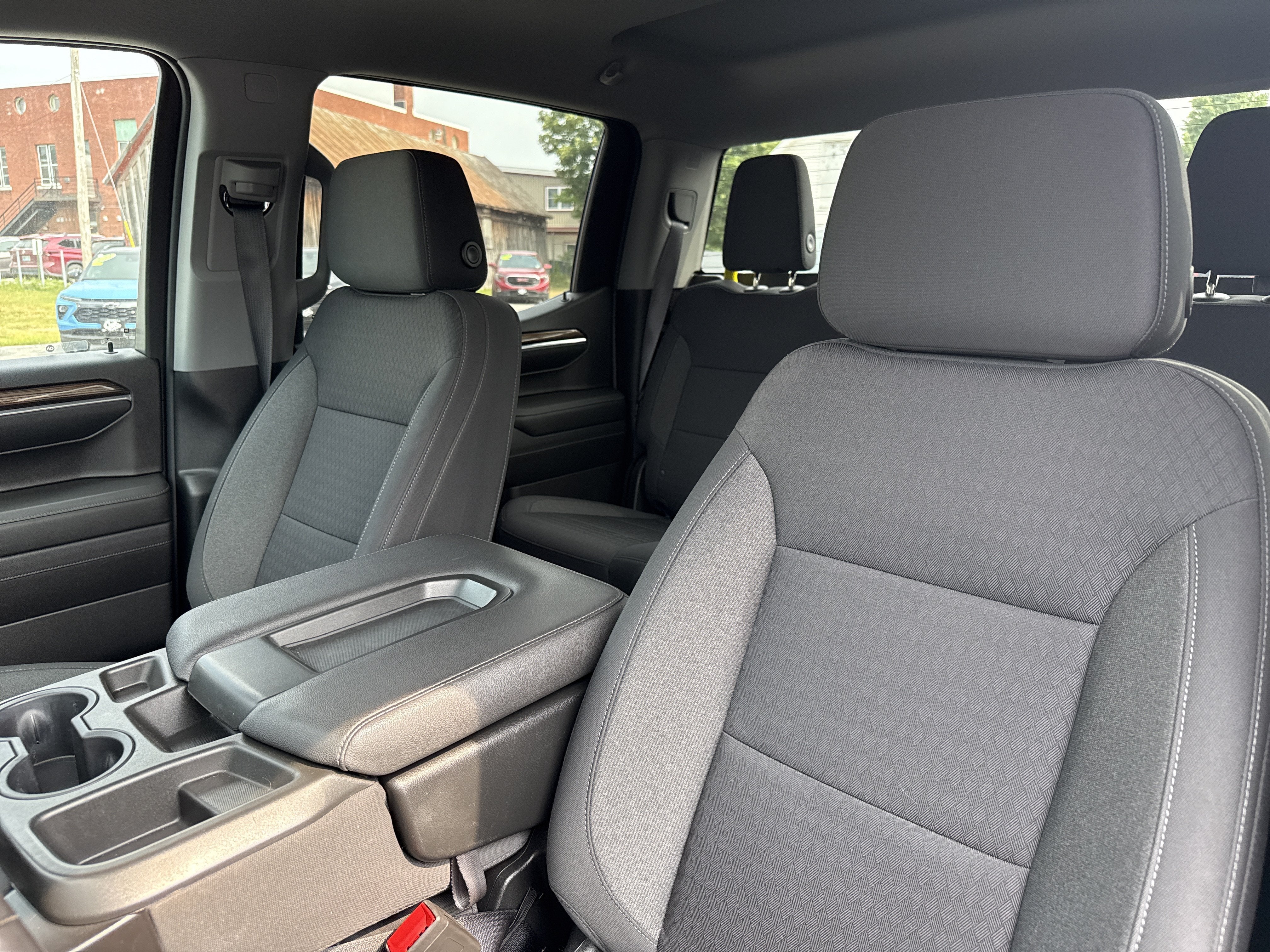 2022 Chevrolet Silverado 1500 LT (2FL)