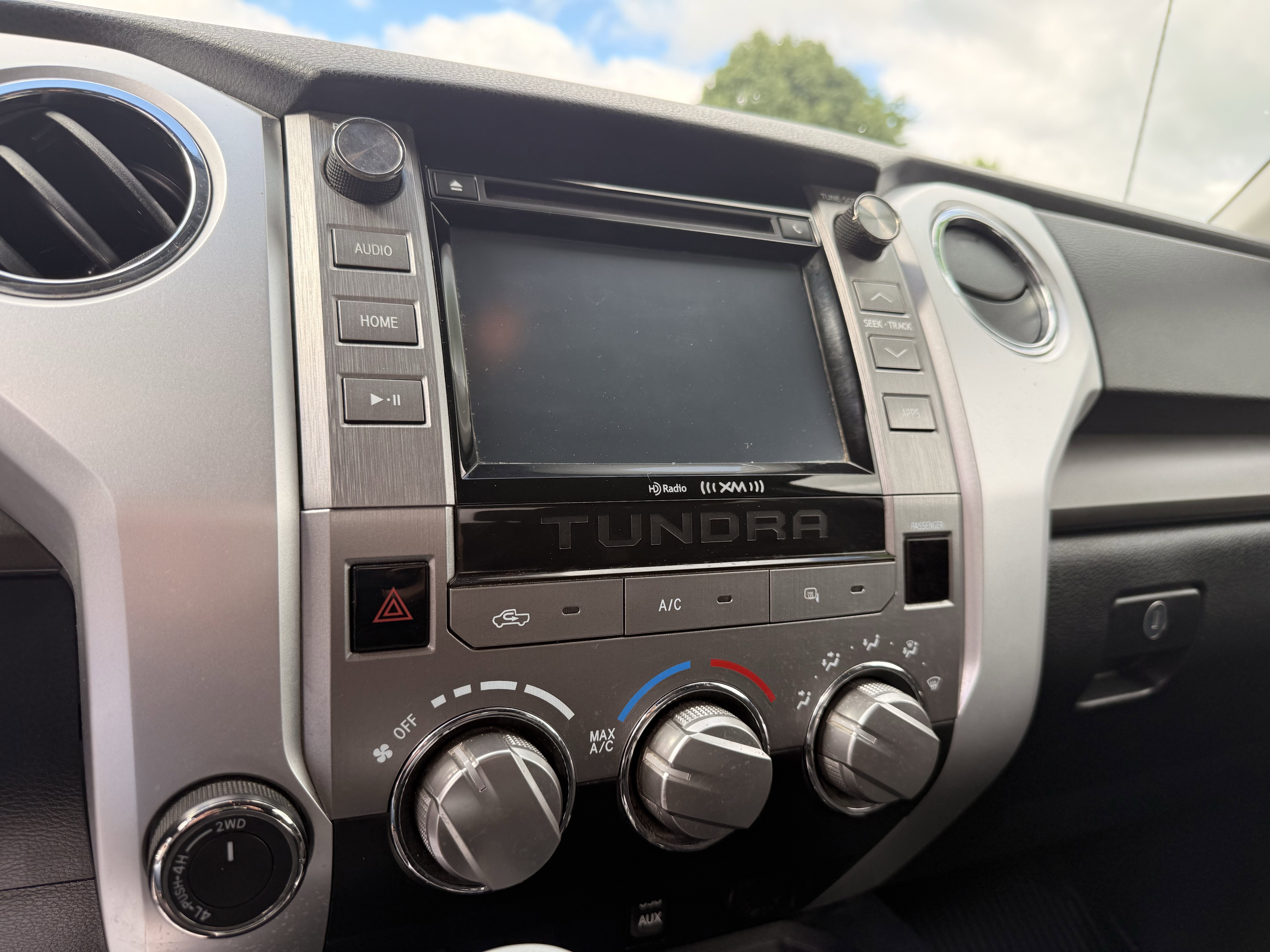 2017 Toyota Tundra SR5 5.7L V8