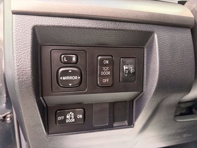 2017 Toyota Tundra SR5 5.7L V8