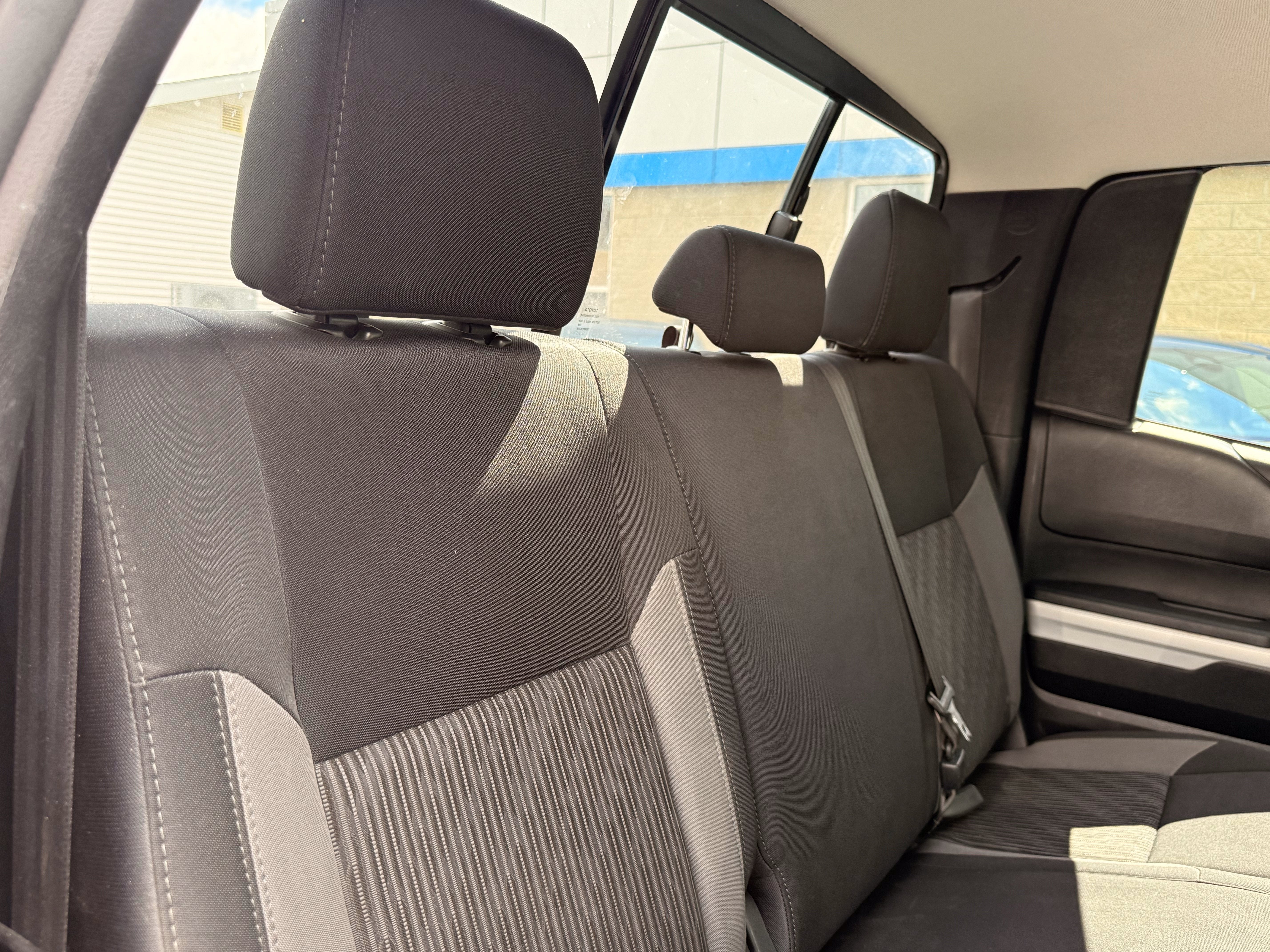 2017 Toyota Tundra SR5 5.7L V8