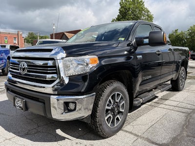 2017 Toyota Tundra SR5 5.7L V8