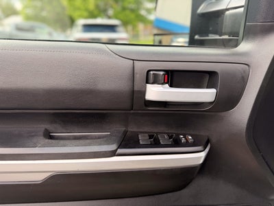 2017 Toyota Tundra SR5 5.7L V8