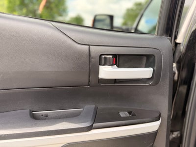 2017 Toyota Tundra SR5 5.7L V8