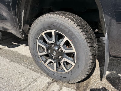 2017 Toyota Tundra SR5 5.7L V8