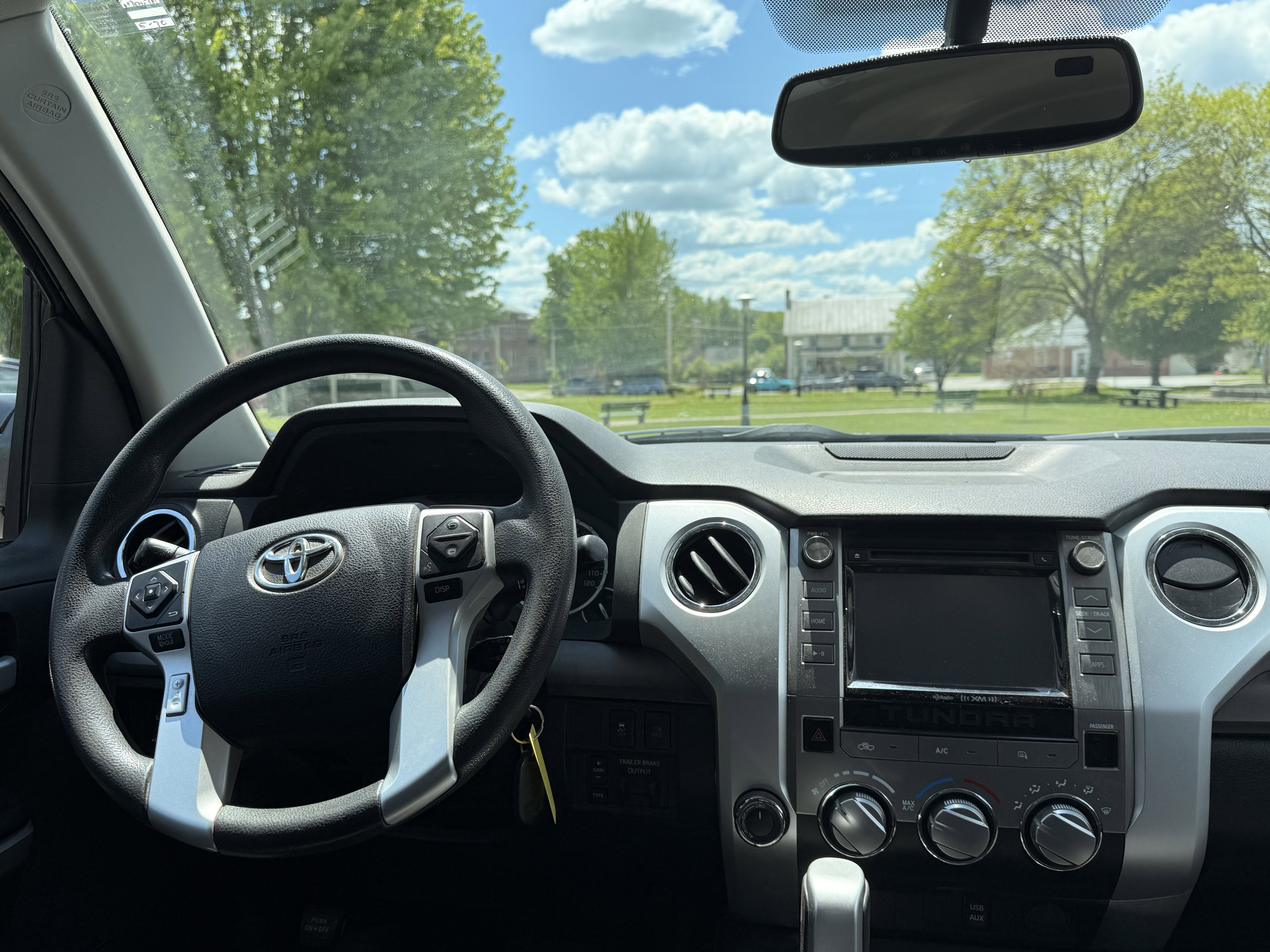 2017 Toyota Tundra SR5 5.7L V8