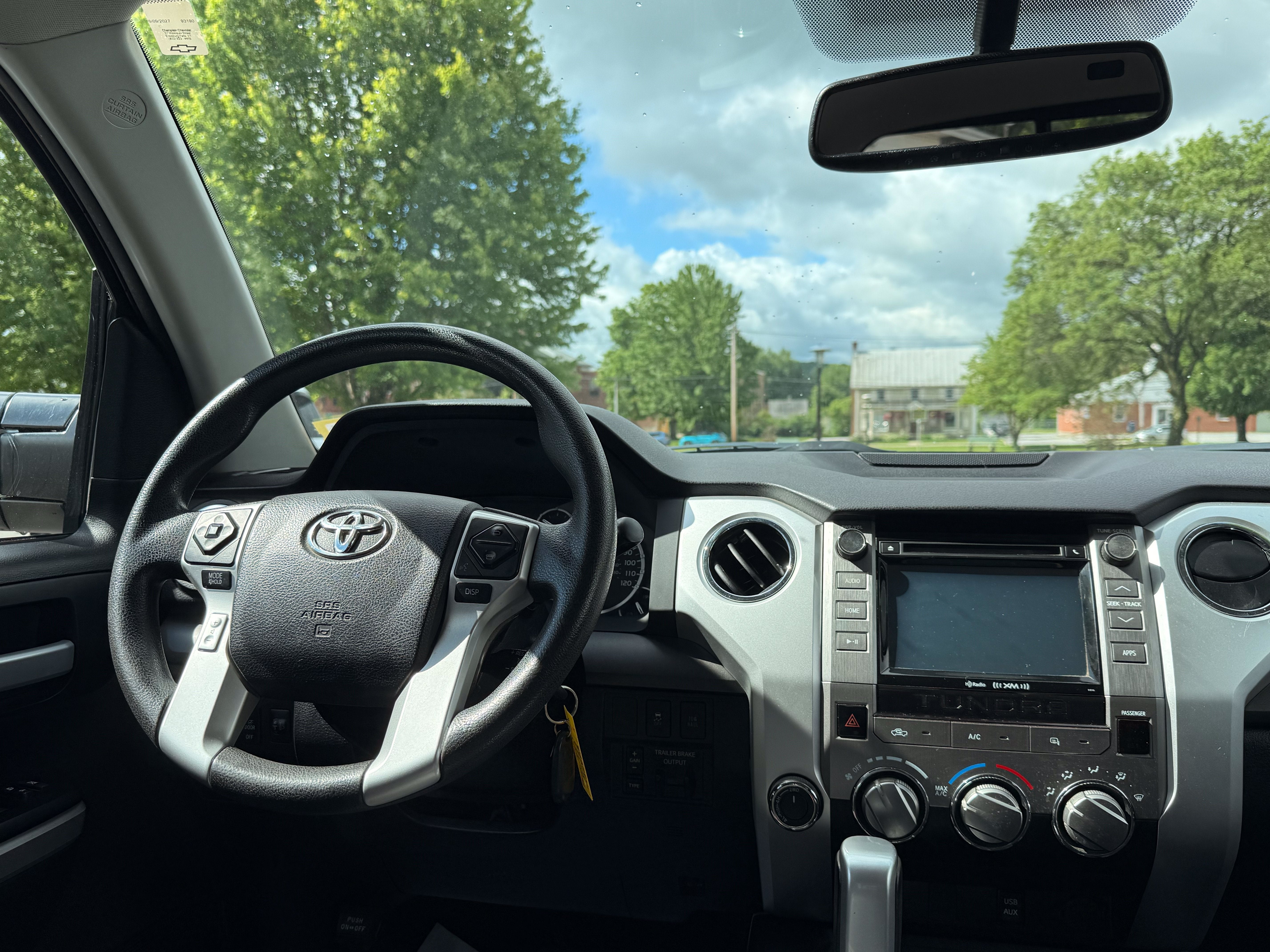 2017 Toyota Tundra SR5 5.7L V8