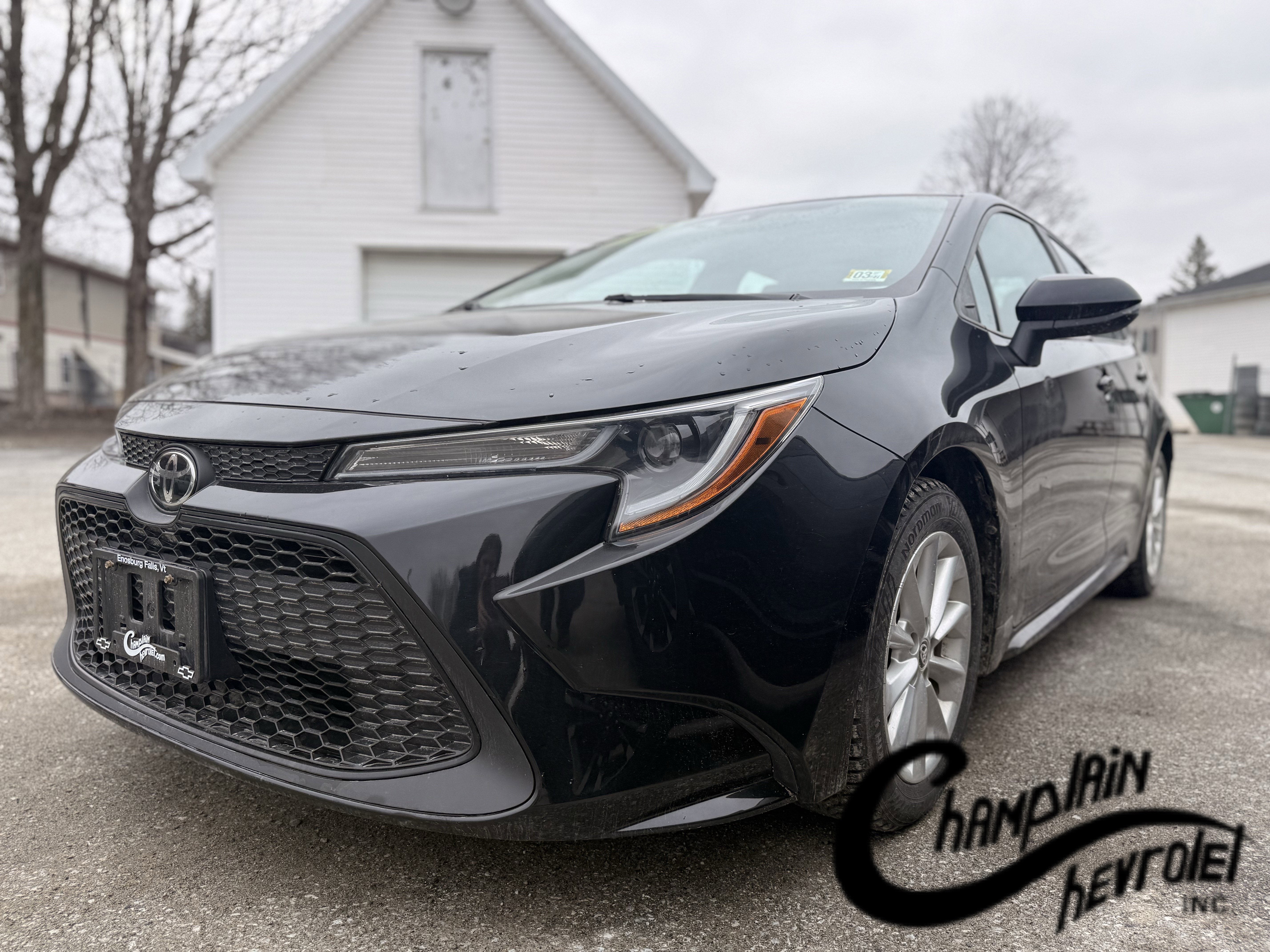 Used 2020 Toyota Corolla LE with VIN 5YFHPRAE5LP049363 for sale in Enosburg, VT