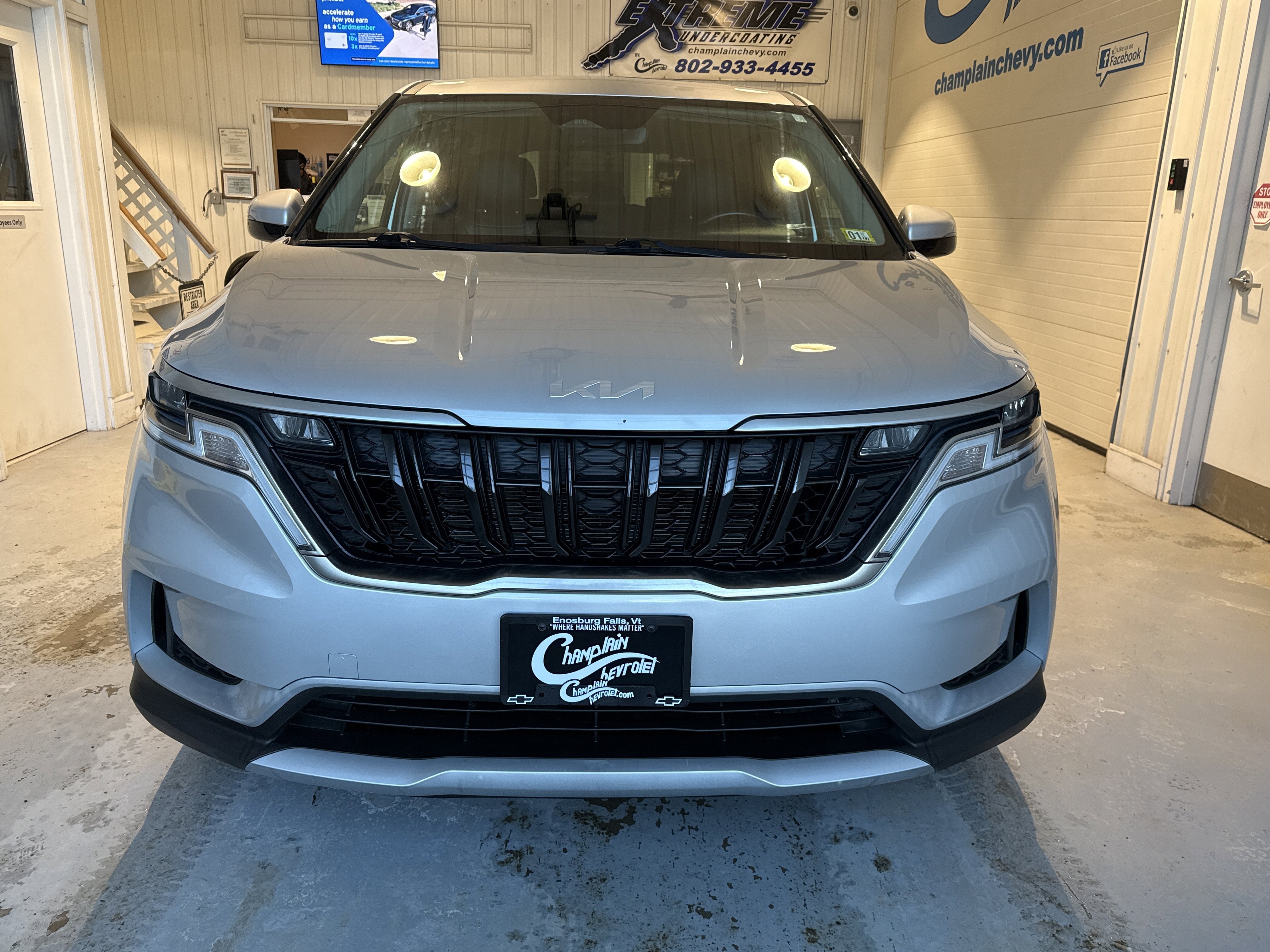 2023 Kia Carnival LX