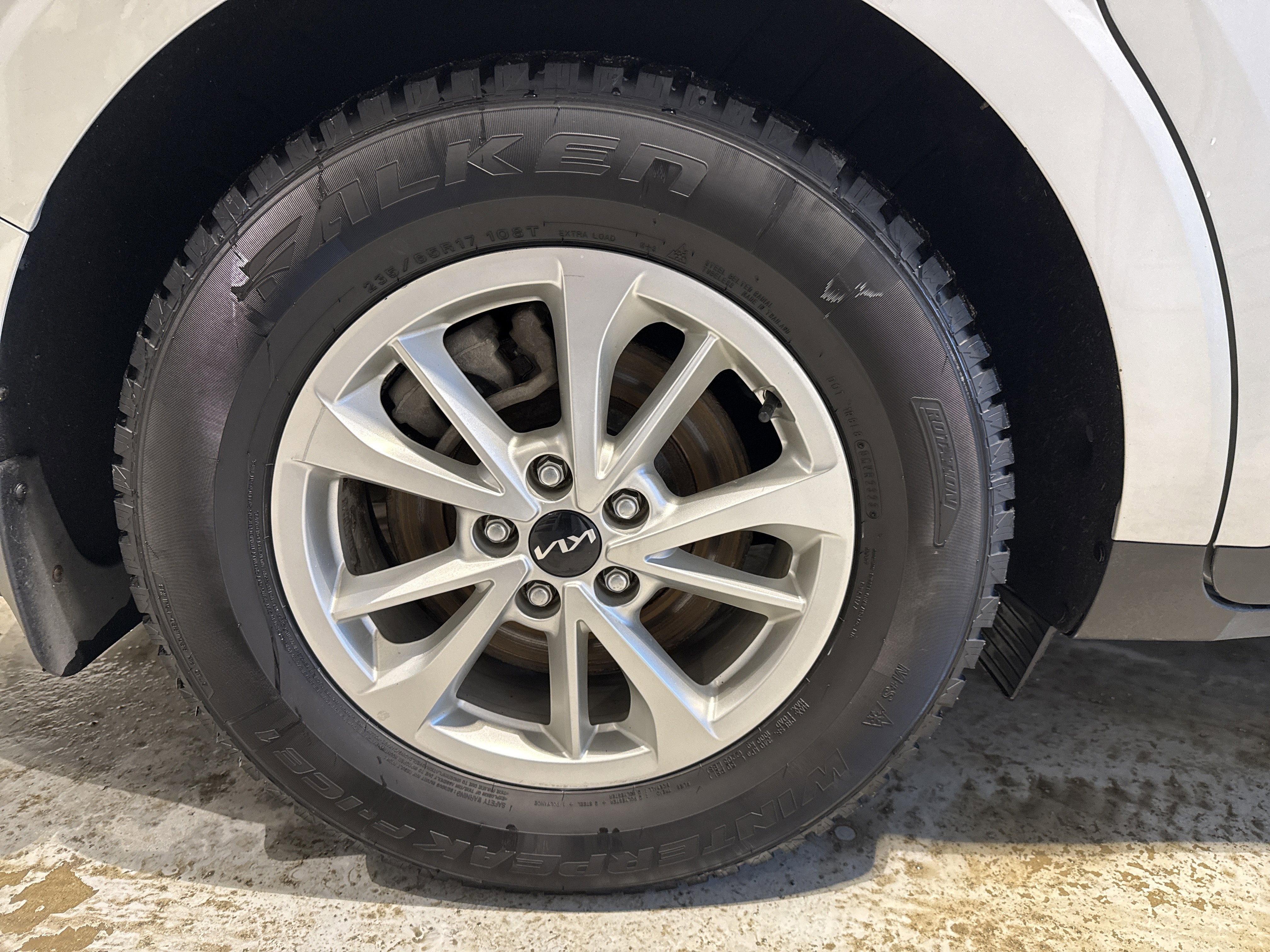 2023 Kia Carnival LX